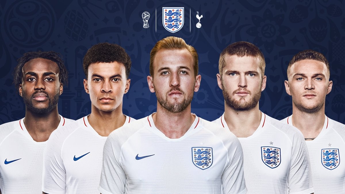 场边教练的表情太真实